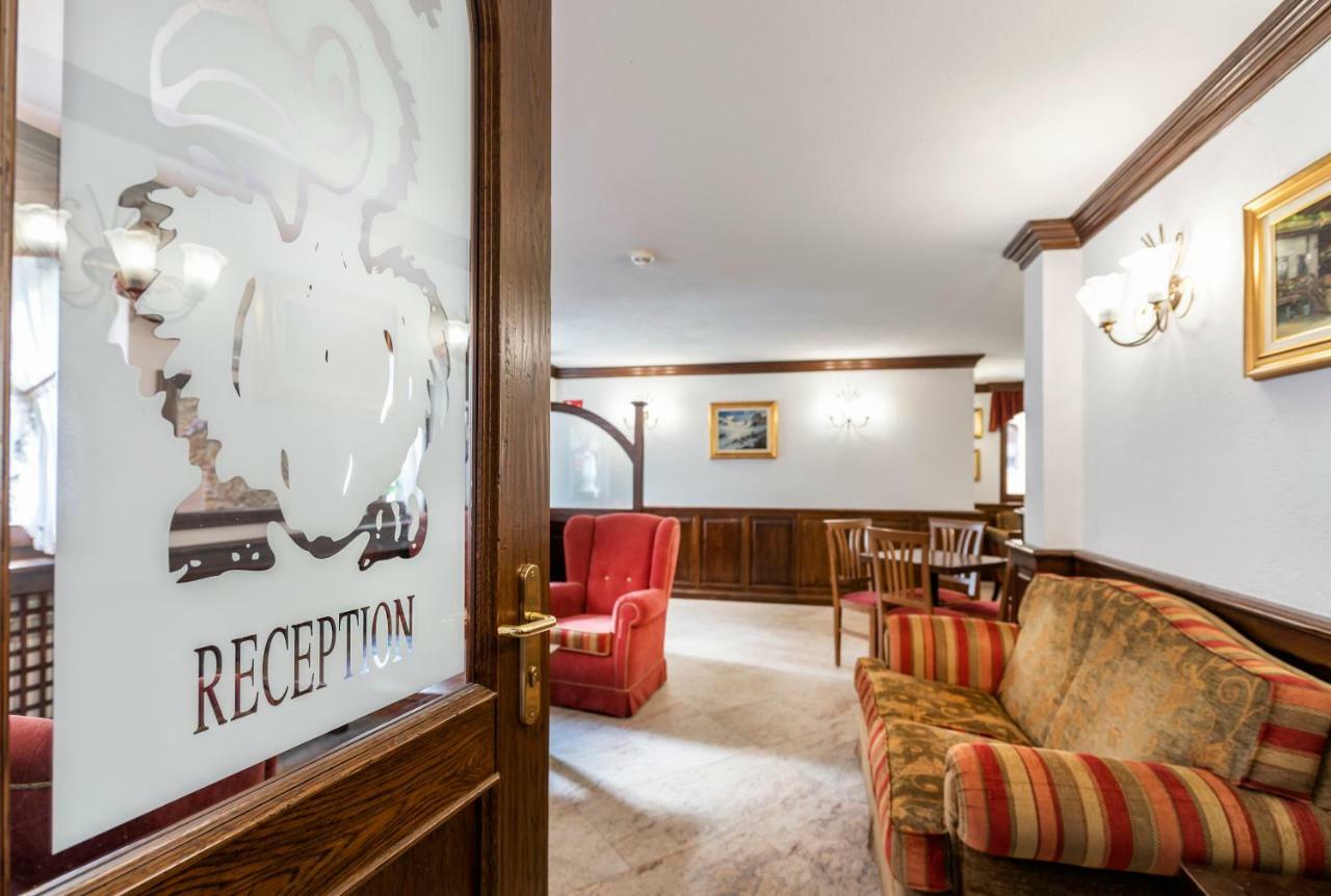 Hotel L' Aiglon Champoluc Exterior photo